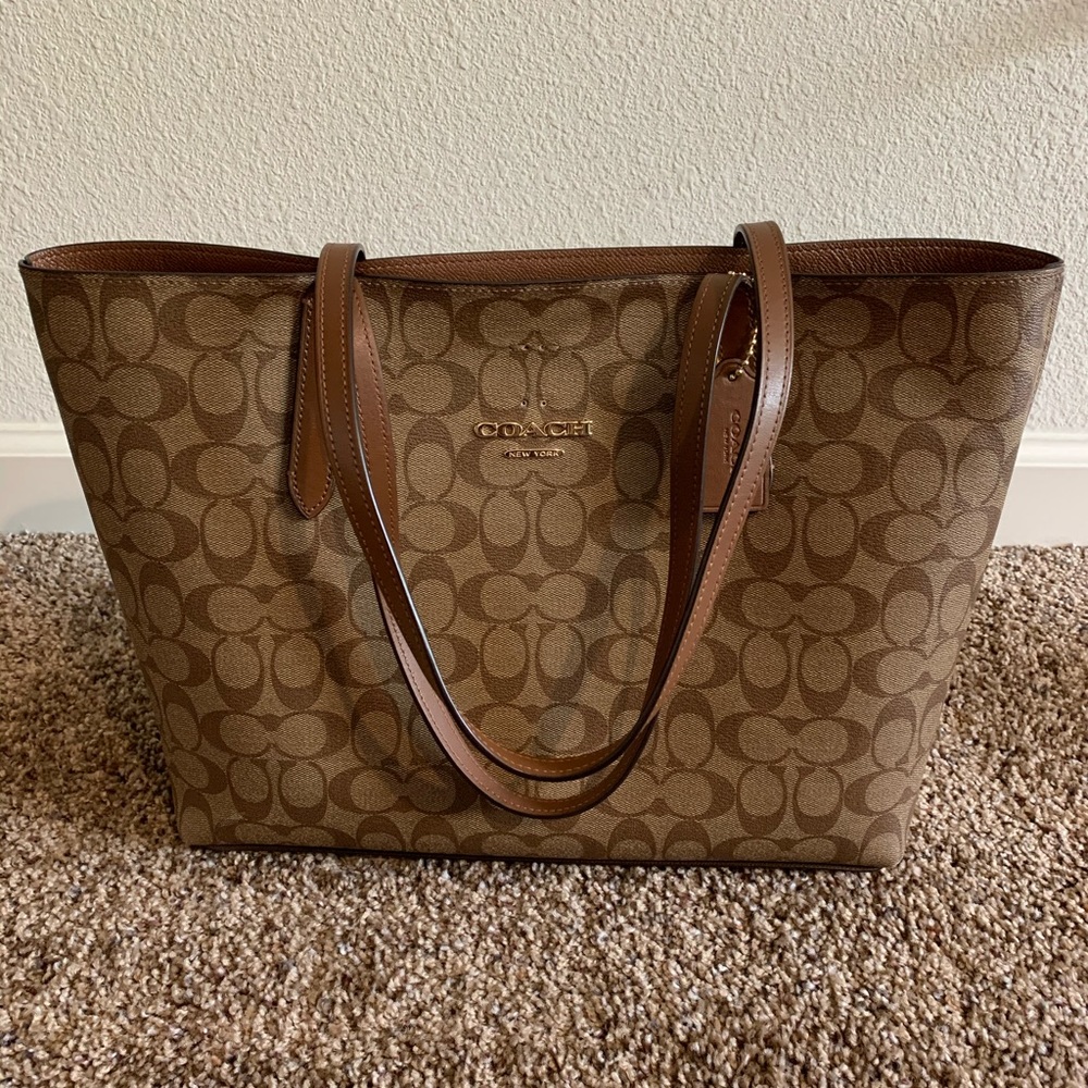Coach Signature Canvas Town Tote